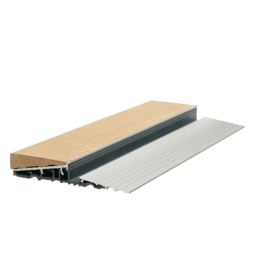 Aluminium vinduesprofil med trælook, energieffektivt og holdbart design.