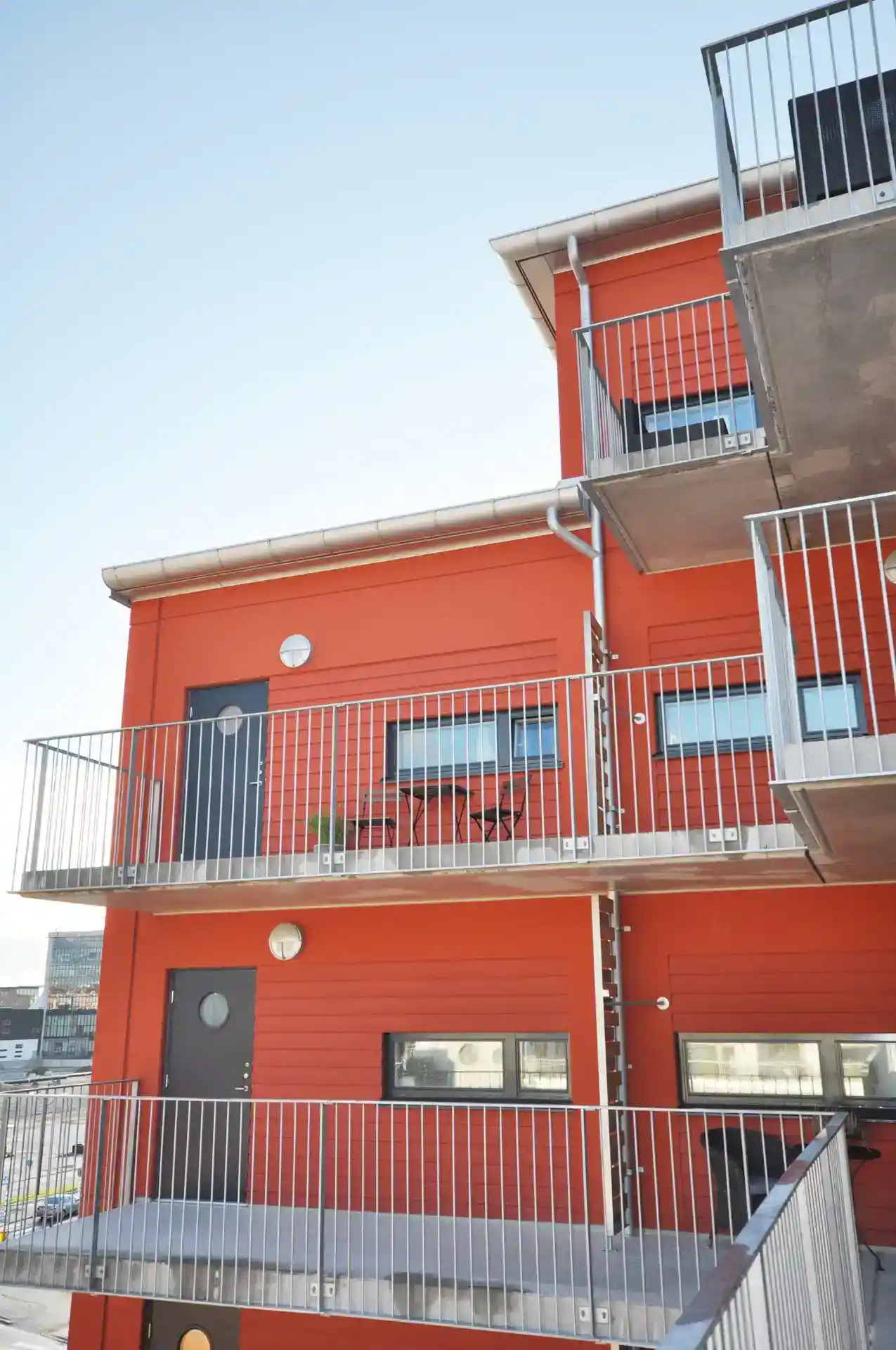 1. Moderne vinduer og facader på boligbyggeri.