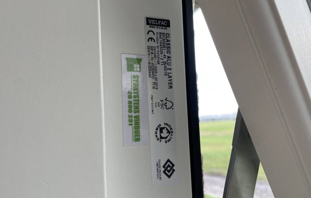 Hjemmevindue med energieffektivt design og label fra Sydkystens Vinduer.